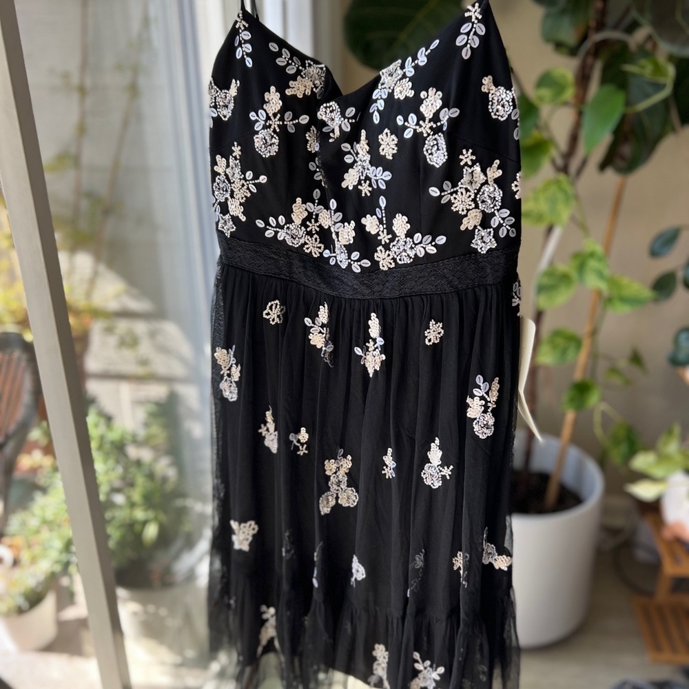 Adrianna papell beaded short dress